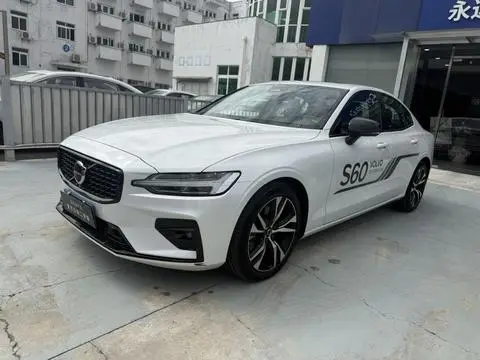 Volvo S60 2025