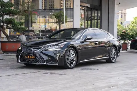 Lexus LS 2018 — фото 1