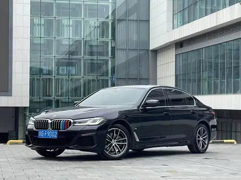 BMW 5 Series 2022 — фото 1