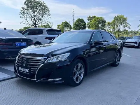 Toyota Crown 2015