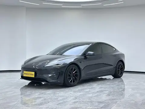 Tesla Model 3 2024
