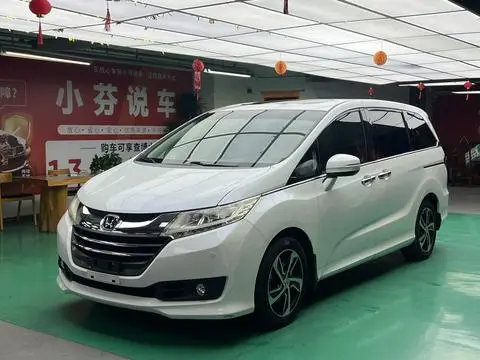 Honda 奥德赛 2015 — фото 1
