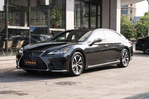 Lexus LS 2021