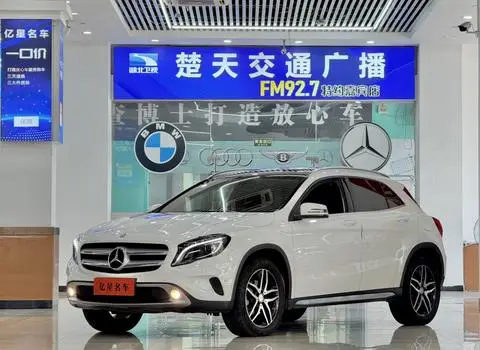Mercedes-Benz GLA 2015