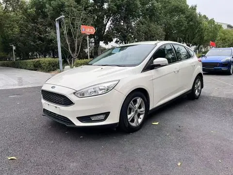 Ford Focus 2015 — фото 1