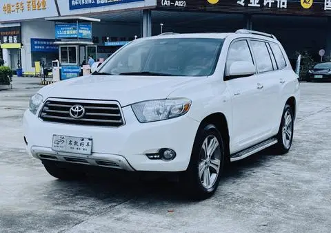 Toyota Highlander 2011 — фото 1