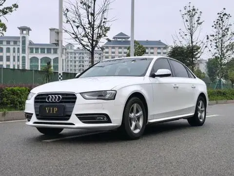 Audi A4L 2015 — фото 1