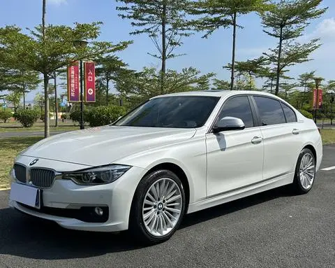 BMW 3 Series 2018 — фото 1