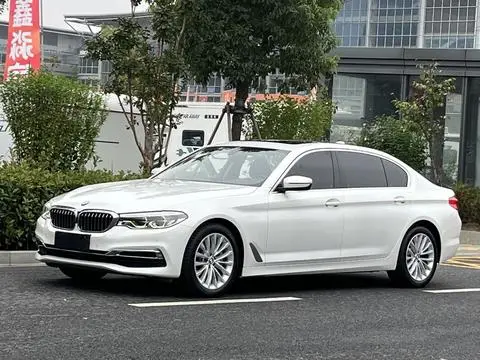 BMW 5 Series 2020 — фото 1