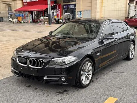 BMW 5 Series 2017 — фото 1