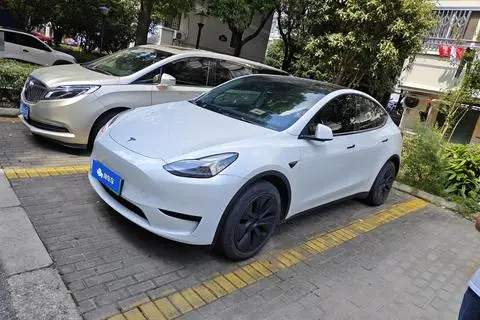 Tesla Model Y 2023 — фото 1