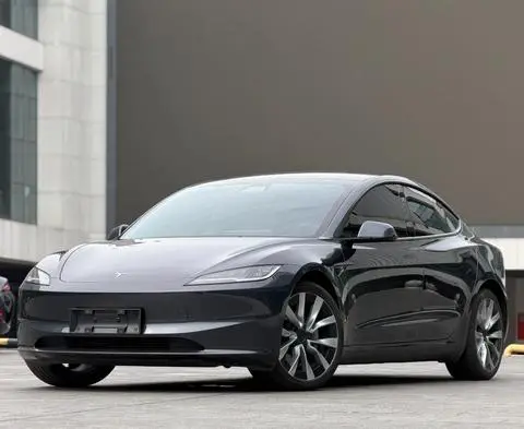 Tesla Model 3 2025 — фото 1