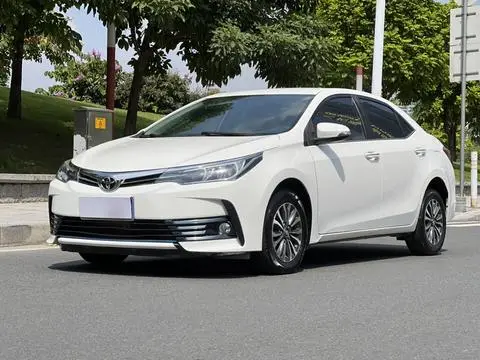 Toyota Corolla 2017 — фото 1