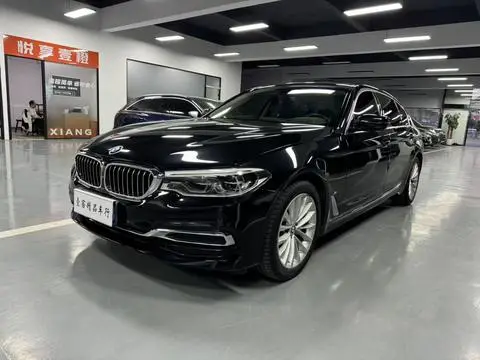 BMW 5 Series 2019 — фото 1