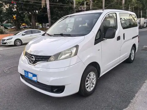 Nissan NV200 2011