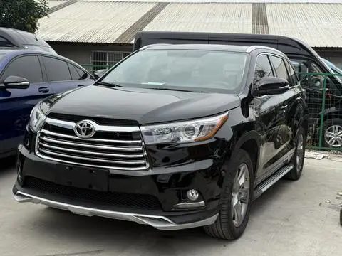 Toyota Highlander 2017 — фото 1