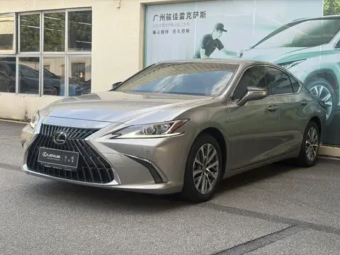 Lexus ES 2022 — фото 1