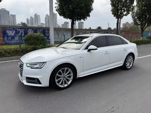 Audi A4L 2018 — фото 1