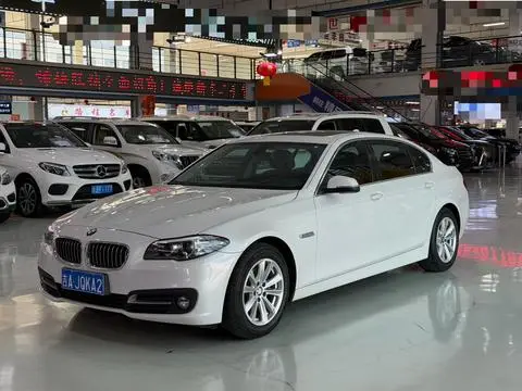 BMW 5 Series 2017 — фото 1