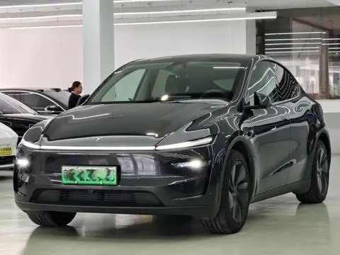 Tesla Model Y 2025 — фото 1