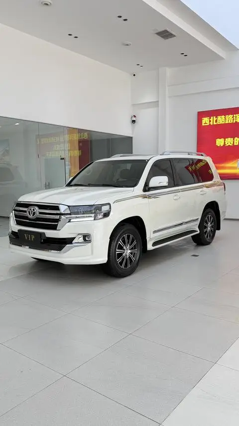 Toyota Land Cruiser 2013 — фото 1