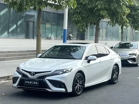 Toyota Camry 2021