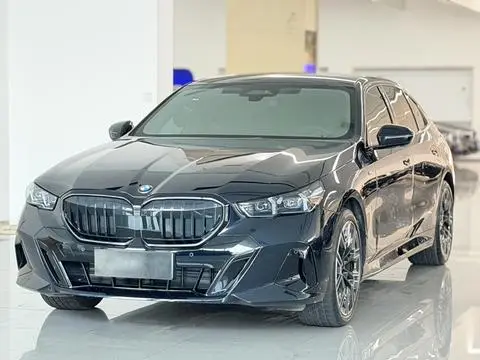 BMW 5 Series 2025