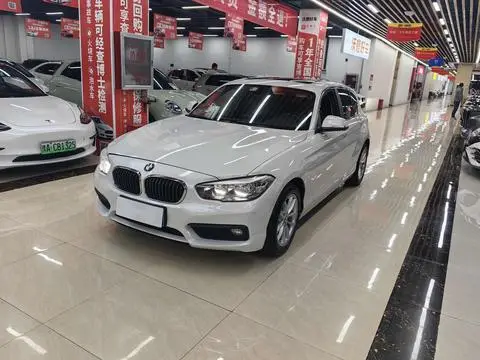 BMW 1 Series 2018 — фото 1