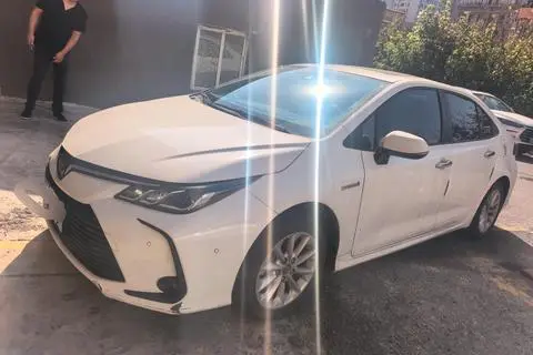 Toyota Corolla 2019 — фото 1