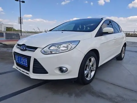 Ford Focus 2015 — фото 1