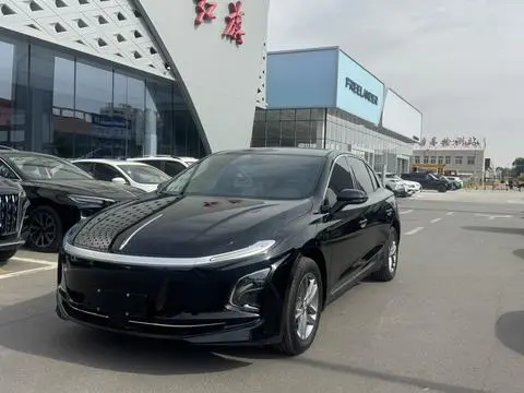 Hongqi E-QM5 2025
