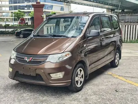 Wuling Hongguang 2015 — фото 1