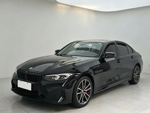 BMW 3 Series 2023 — фото 1