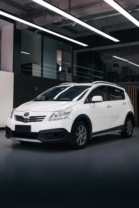 Toyota 逸致 2015