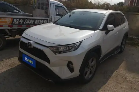 Toyota RAV4 2021 — фото 1