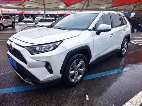 Toyota RAV4 2022 — фото 1