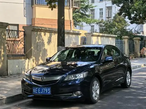 Acura ILX 2013