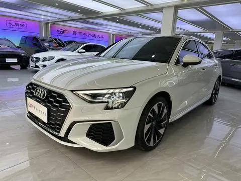 Audi A3 2023 — фото 1