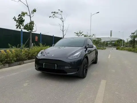 Tesla Model Y 2024 — фото 1