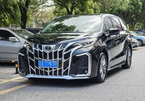 Toyota 赛那 2024