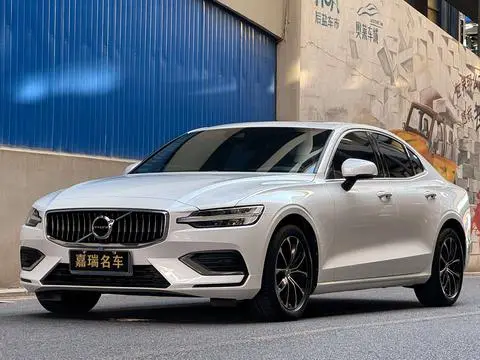 Volvo S60 2020 — фото 1