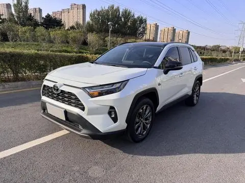 Toyota RAV4 2023 — фото 1