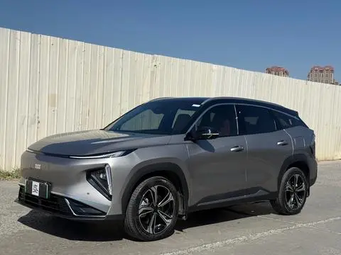 Geely L7 2025