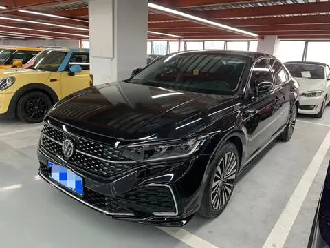 Volkswagen Passat 2025