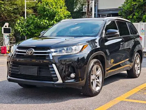 Toyota Highlander 2018 — фото 1