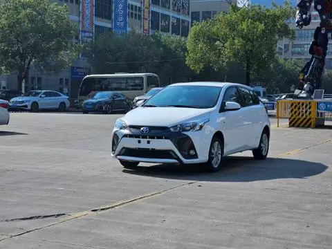 Toyota YARIS L 2016