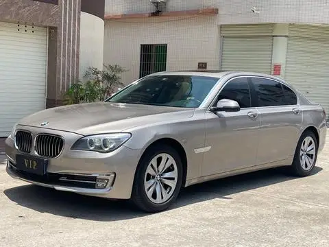 BMW 7 Series 2013 — фото 1