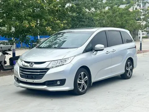 Honda 奥德赛 2015 — фото 1