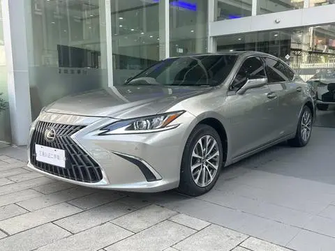 Lexus ES 2022 — фото 1