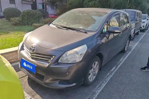 Toyota 逸致 2011